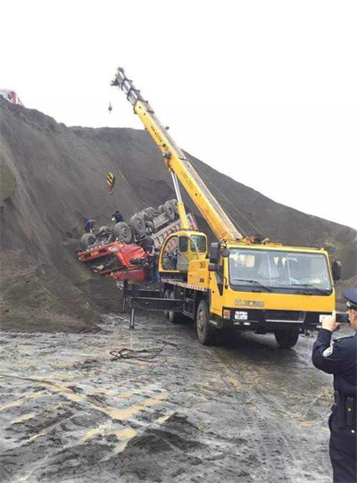 行唐上犹道路救援